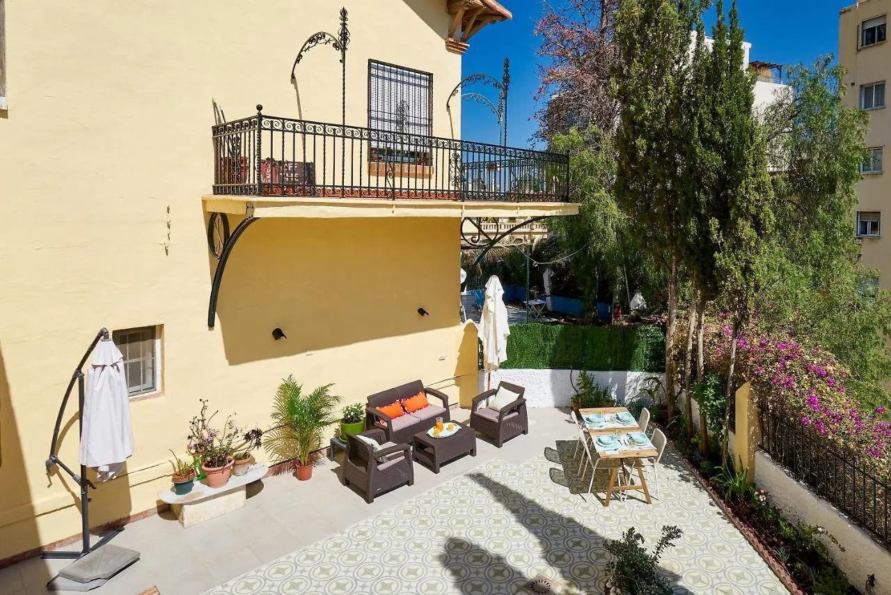 Villa Rosita Suites En Playa De La Malagueta Con Terraza Malaga