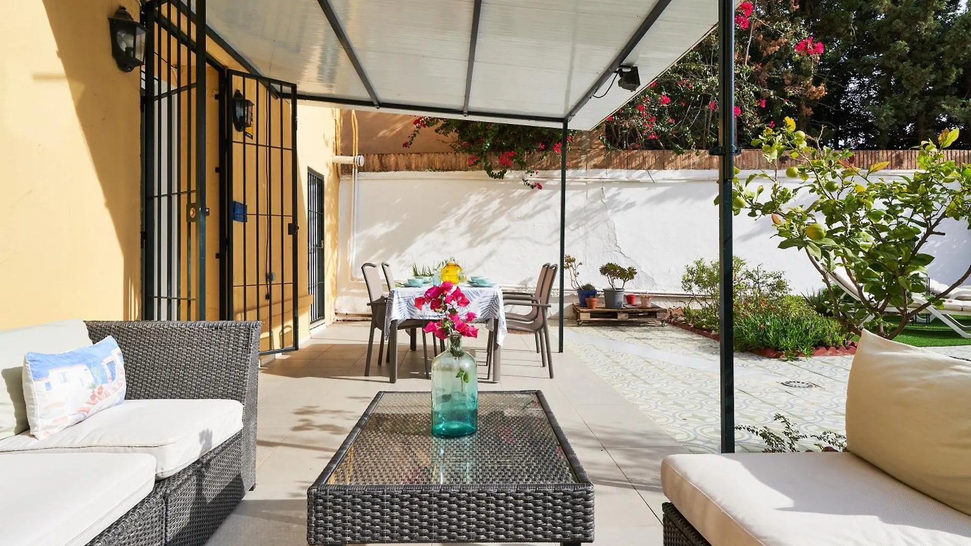 Apartment Villa Rosita Suites En Playa De La Malagueta Con Terraza Malaga