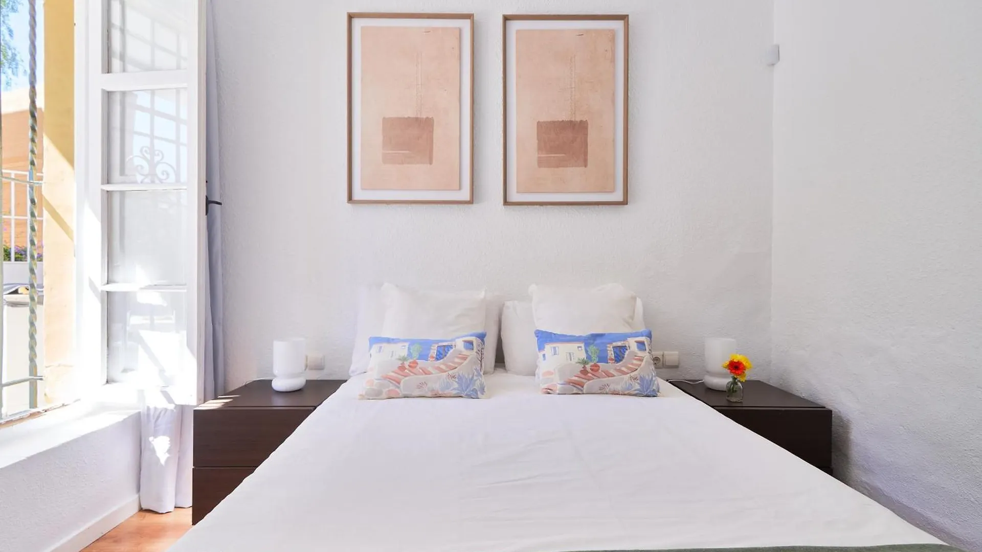 Villa Rosita Suites En Playa De La Malagueta Con Terraza Malaga