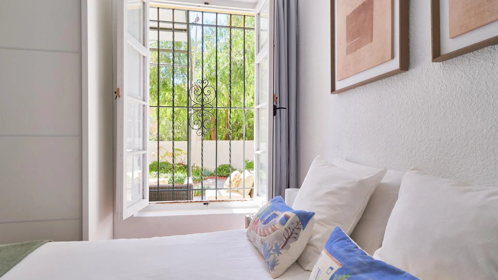 Apartment Villa Rosita Suites En Playa De La Malagueta Con Terraza Malaga Spain