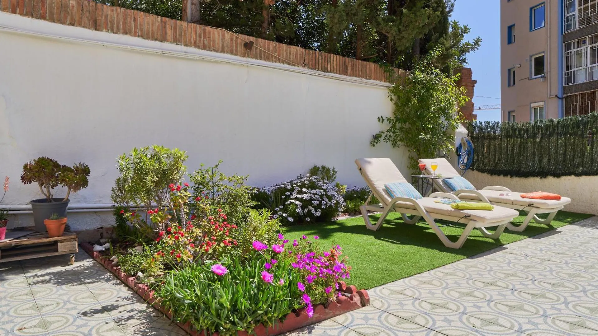 Villa Rosita Suites En Playa De La Malagueta Con Terraza Malaga Apartment