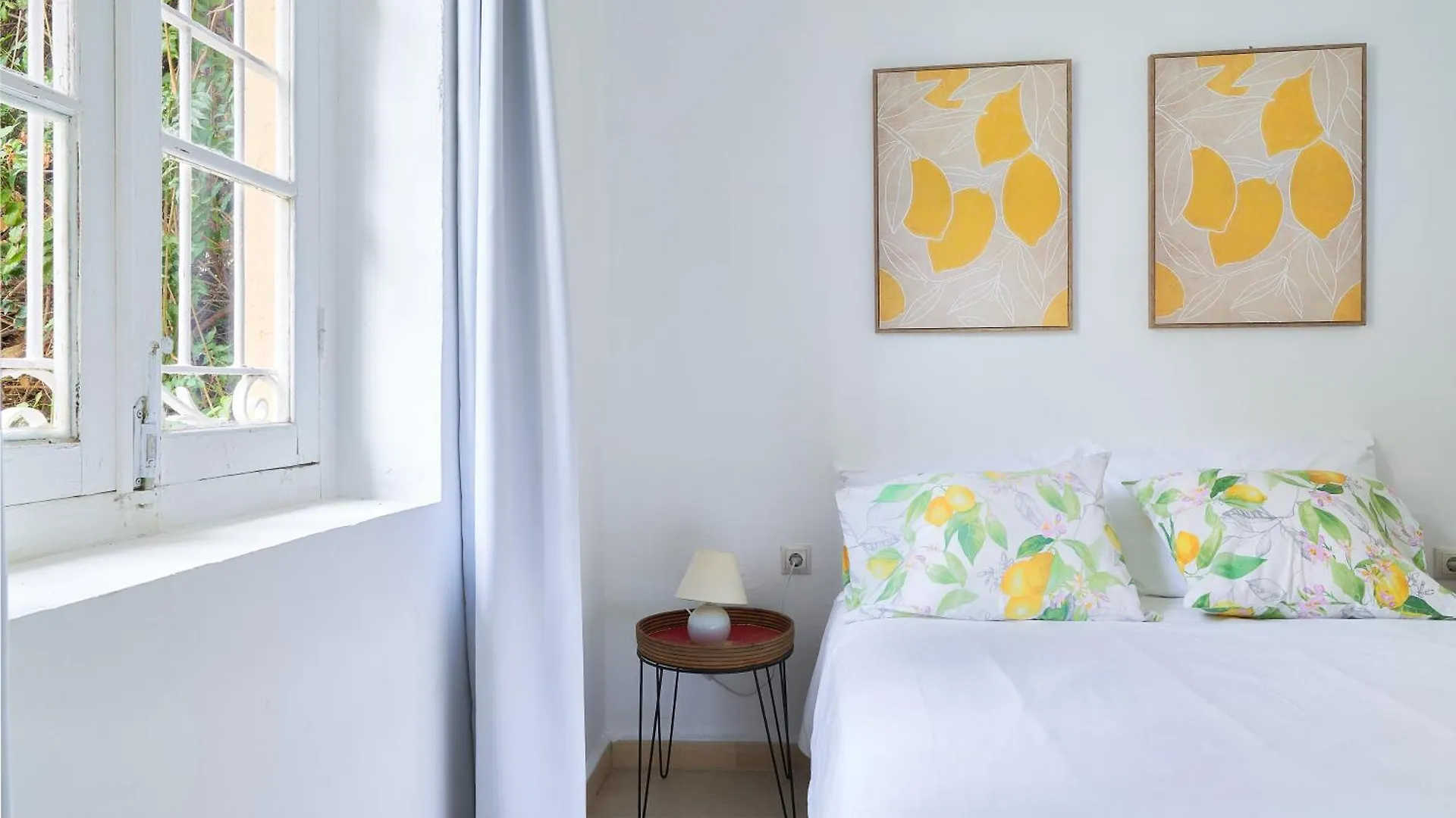 Villa Rosita Suites En Playa De La Malagueta Con Terraza Malaga Spain