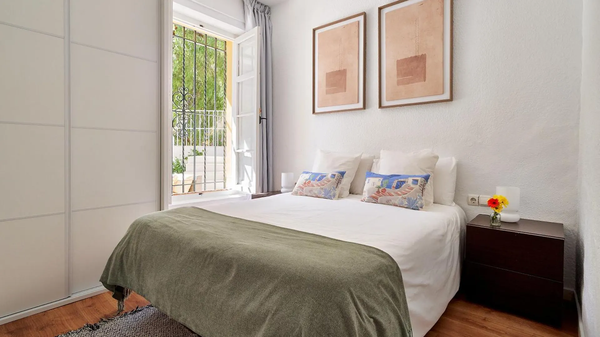 Apartment Villa Rosita Suites En Playa De La Malagueta Con Terraza Malaga