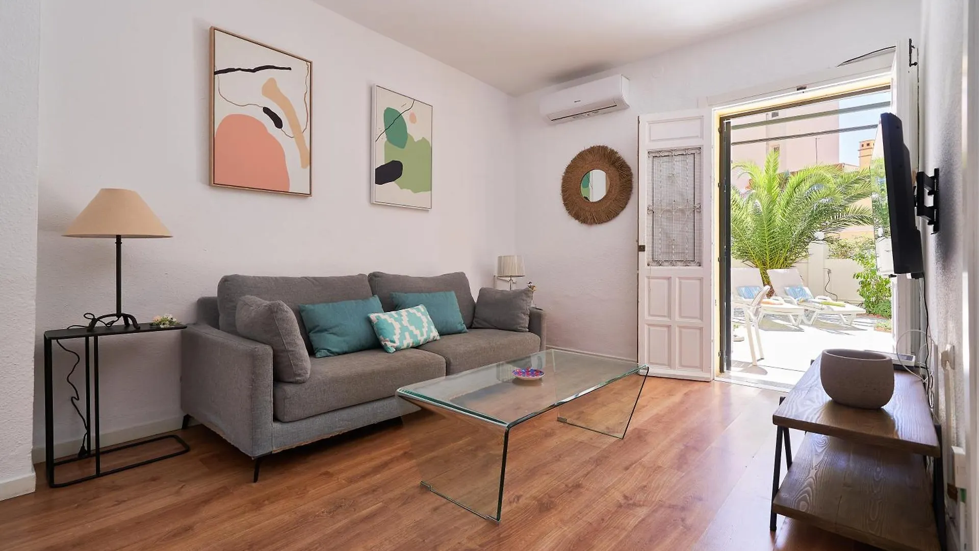 Apartment Villa Rosita Suites En Playa De La Malagueta Con Terraza Malaga Spain