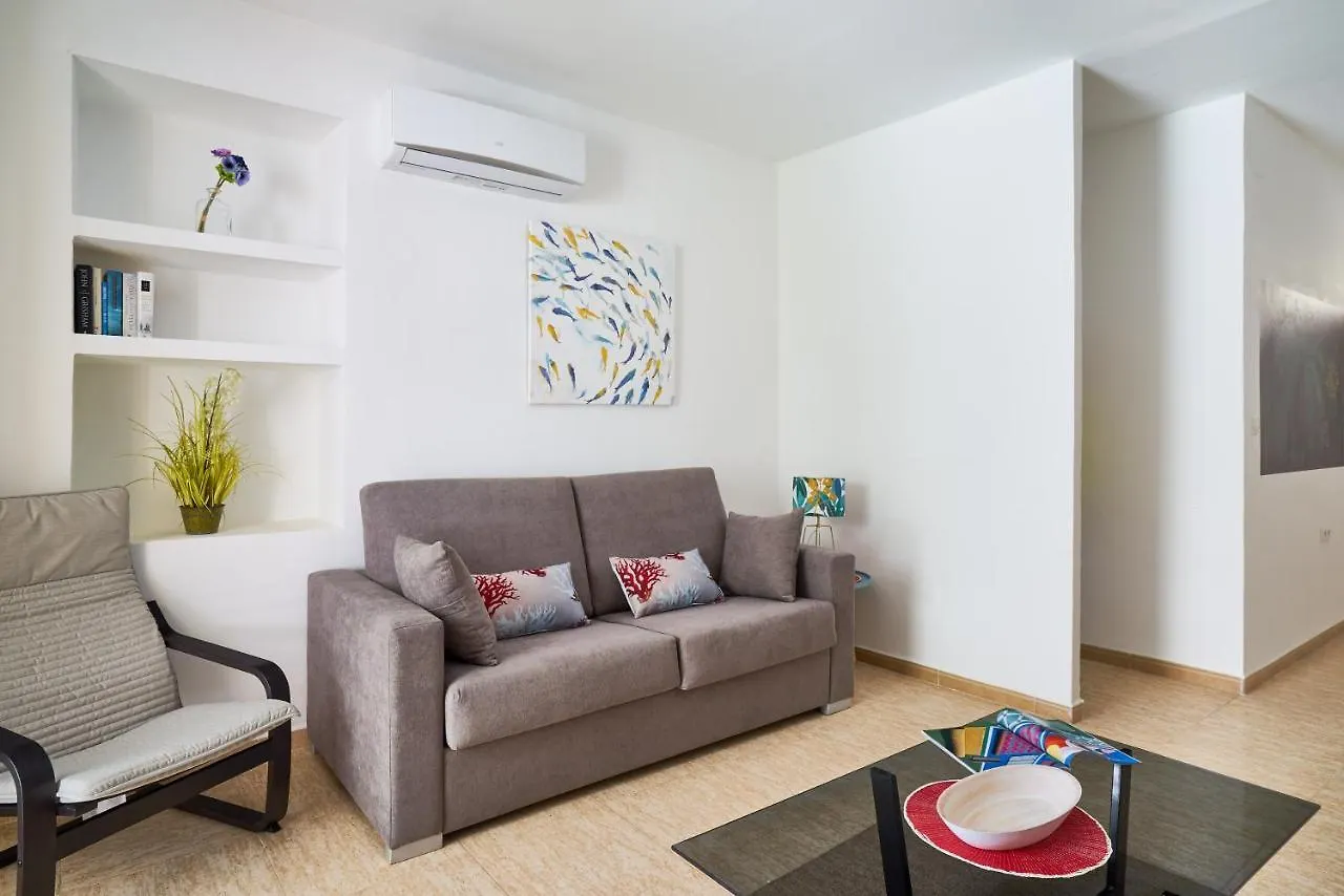 Villa Rosita Suites En Playa De La Malagueta Con Terraza Malaga